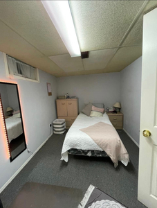 1 Bedroom Off-Campus McMaster University