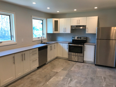 2 Bed, 1 Bath, Newly Renovated!