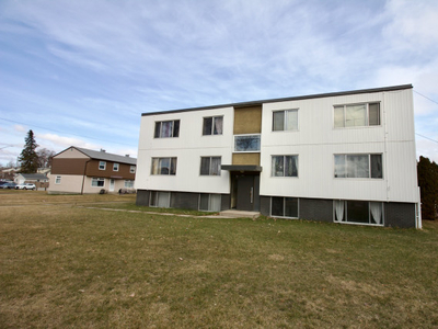 2 Bed 1 Bath Suite Fully Furnished HPW Incl. Ross Dr Fort Sask