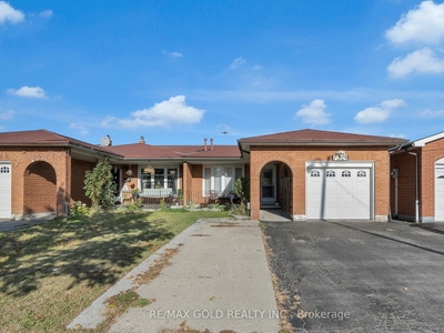 7329 Sigsbee Dr Mississauga, ON L4T 3S5