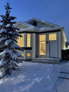 Calgary Pet Friendly Main Floor For Rent | McKenzie Lake | Beautiful home in McKenzie Lake