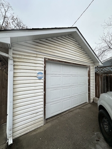 Calgary Storage For Rent | Sunalta | Single garage close to downtown