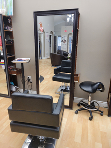 Hairdressing Chair For Rent