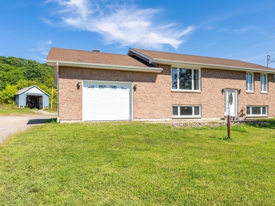 House for sale, 427 Ch. des Outaouais, L'Île-du-Grand-Calumet, QC J0X1J0, CA, in Pontiac Regional County Municipality, Canada