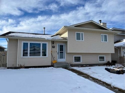 House For Sale In Deer Park Estates, Red Deer, Alberta