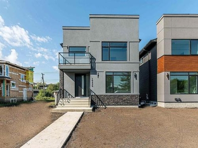 House For Sale In Grovenor, Edmonton, Alberta