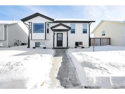 House For Sale In Kentwood West, Red Deer, Alberta