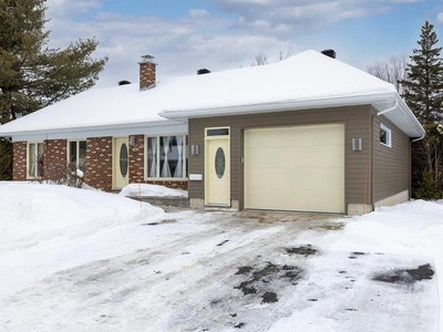 House For Sale In Lac-Saint-Charles, Québec (La Haute-Saint-Charles), Quebec