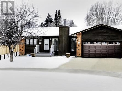 House For Sale In Lawson Heights, Saskatoon, Saskatchewan