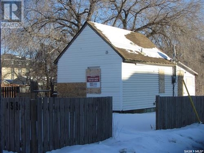 House For Sale In Pleasant Hill, Saskatoon, Saskatchewan