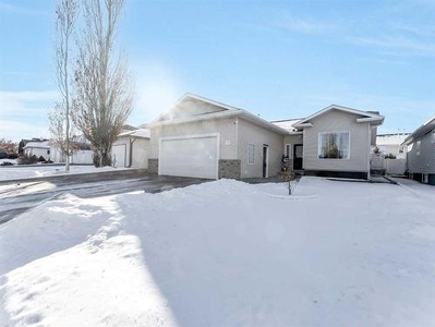 House For Sale In Saamis Heights, Medicine Hat, Alberta