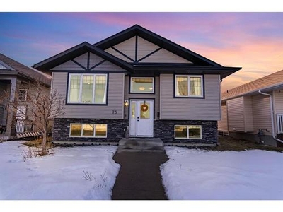 House For Sale In Vanier Woods, Red Deer, Alberta
