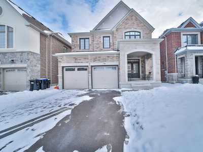 LOOK NO FURTHER! FOR SALE 99 Scarlet Way Bradford,ON
