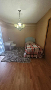 Private room available for a month in Belleville