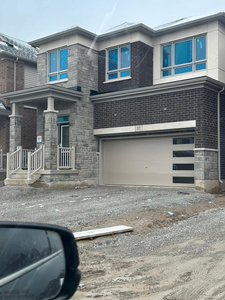 Single /4 bedroom house for rent in Barrie, available Mar 01, 24