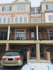 STUNNING 4-Bdrm TOWNHOUSE! Great Layout! Avail. MAY 1st!
