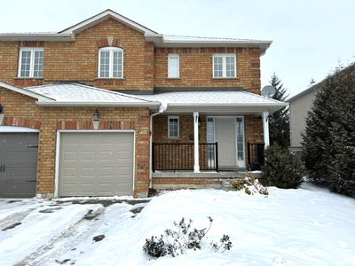 Gorgeous 3 Bed, 2 Bath Full Home in Holly, South Barrie!