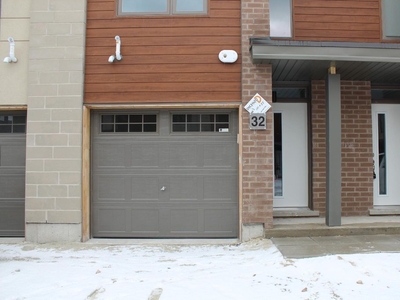 2 bedroom luxury Townhouse for rent in Collingwood, Canada
