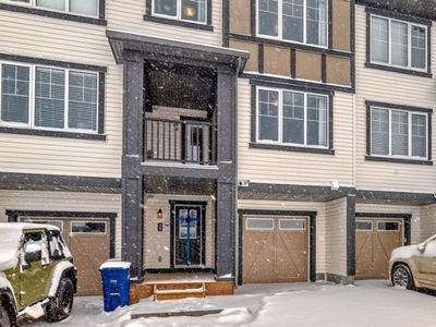 3 Bedroom Townhouse Airdrie AB