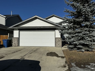 4 Bedroom 3 Bathroom - House | 18 Springs Crescent Southeast, Airdrie