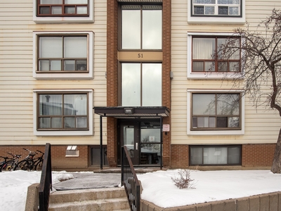 Condo/Apartment for sale, 51 Sumac Street, Unit 6, Ottawa, Ontario, in Ottawa, Canada