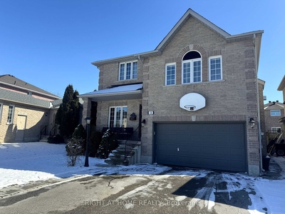 House for rent, Unit B - 128 Raymond Cres, in Barrie, Canada