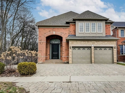 House for sale, 1 Richvalley Cres, in Richmond Hill, Canada
