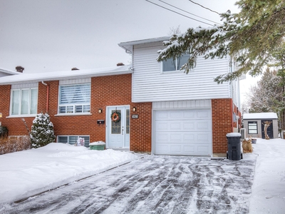 House for sale, 5415 Rue Domville, Saint-Hubert, QC J3Y1Y7, CA , in Longueuil, Canada