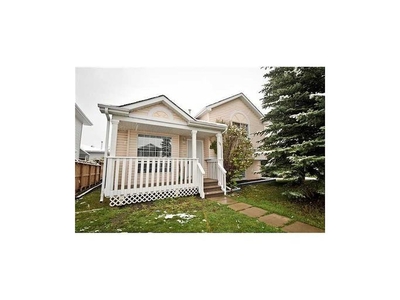 SINGLE DEATTACHED HOME | 23 Woodside Circle Northwest, Airdrie