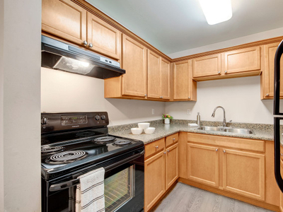 2 Bed x 1 Bath Apartment for Rent on 137th Avenue NW | $1354