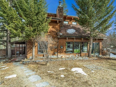 805 Larch Place, Canmore, Residential