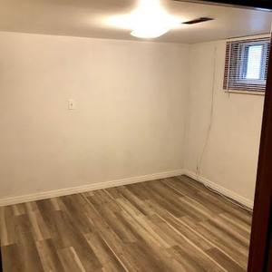 Basement Apartment Room Available for Rent: Kennedy & Eglinton