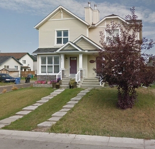 Calgary Pet Friendly Duplex For Rent | Cranston | 3 bedroom 3 bathroom developed