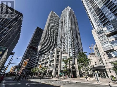 Condo For Sale In Davisville, Toronto, Ontario