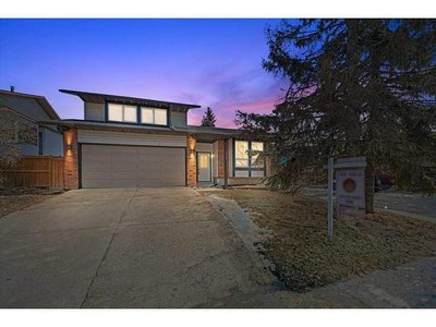 House For Sale In Cedarbrae, Calgary, Alberta