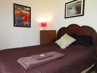 Single Female: Room in 3-bed by Dal, furnished, everything incl.