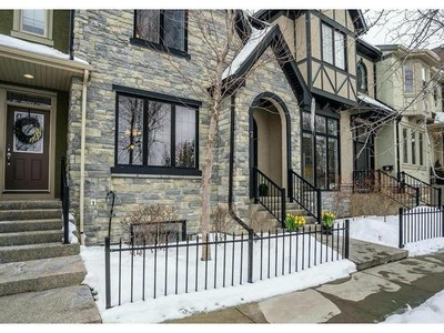 Townhouse For Sale In Garrison Green, Calgary, Alberta