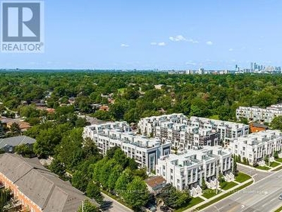 Townhouse For Sale In Mineola, Mississauga, Ontario