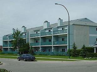 Winnipeg Pet Friendly Apartment For Rent | Leila - McPhillips Triangle | Kingsbury Gardens