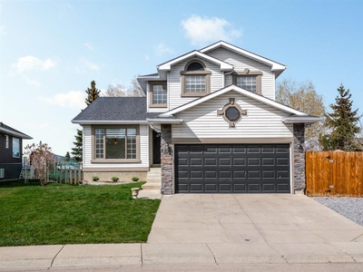 107 Woodside Road Nw, Airdrie, Residential