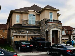 19 Elverton Cres Brampton, ON L7A 4Z4