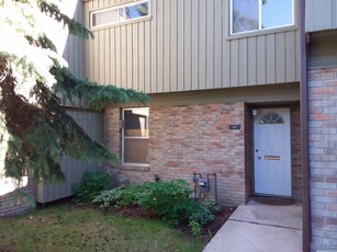 Calgary Pet Friendly Townhouse For Rent | Varsity | Varsity Townhouse - Fully Furnished