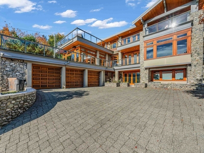 3285 DICKINSON CRESCENT West Vancouver