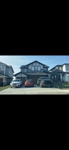 Newly built, Luxurious 5 Bedroom House for Rent in the city of chestermere | Waterford Rd, Chestermere