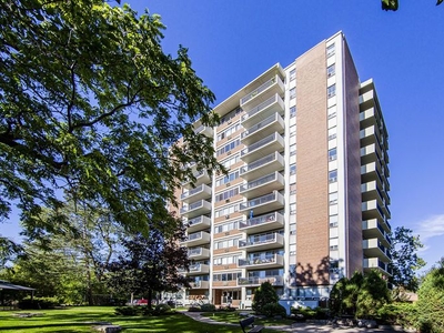 The Devonshire | 200 Queen Mary Drive, Oakville