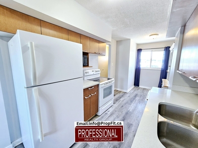 Edmonton Pet Friendly Townhouse For Rent | Mayfield | NEW RENOVATION -Dishwasher-Small Pet Friendly-New