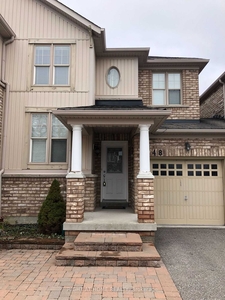 House for sale, 48 Holtby St, in Richmond Hill, Canada