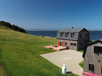 House for sale, 111 Ch. des Cyr, Les Îles-de-la-Madeleine, QC G4T5E2, CA , in Cap-aux-Meules, Canada