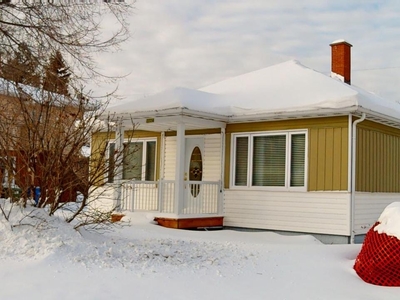 House for sale, 2224 Rue de Régina, Jonquière, QC G7S3C6, CA , in Saguenay, Canada