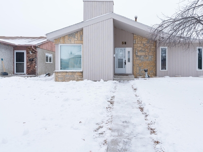 House for sale, 54 Fairgrove Bay, Winnipeg, MB R2R 1C8, Canada, in Winnipeg, Canada